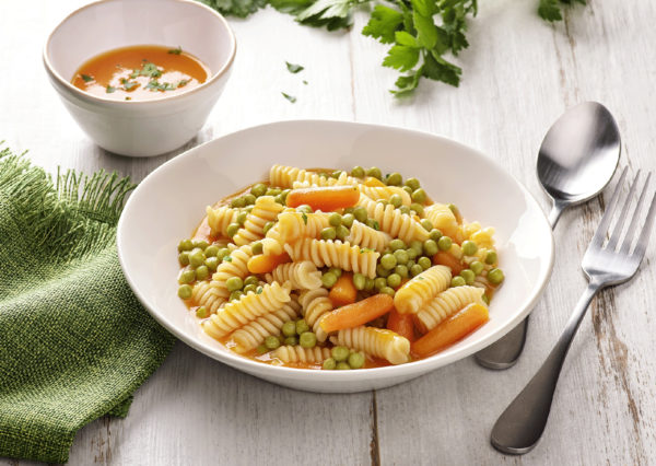 Torsades-sauce-carotte-aux-légumes-printaniers-cobranding-alpina-savoie-daucy