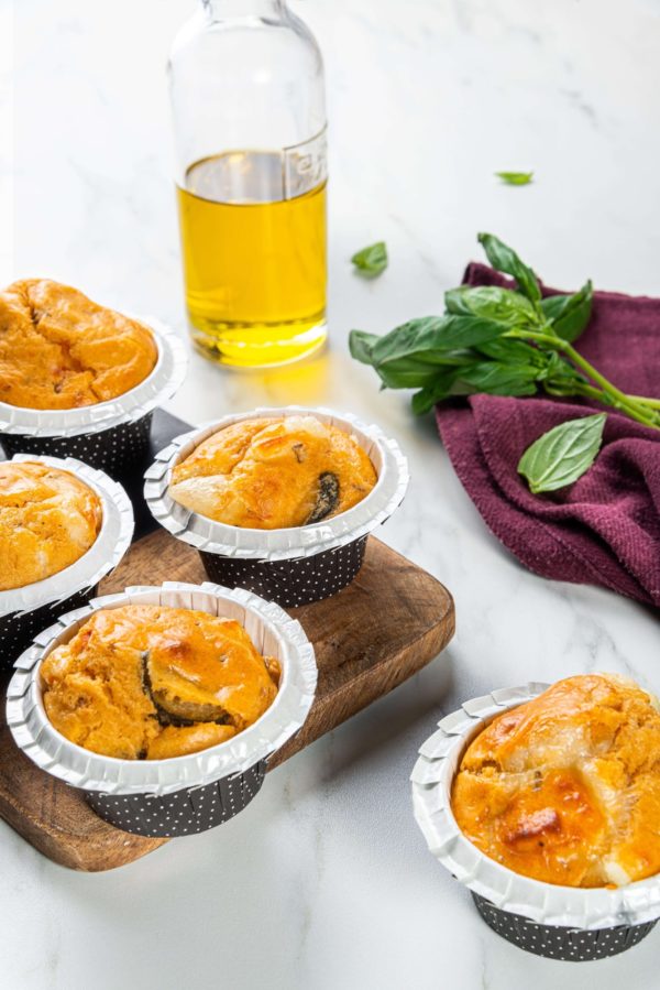 Aubergines-en-caponata-31-recette-petits-cakes-apéritifs-aux-aubergines-et-au-fromage-de-chèvre