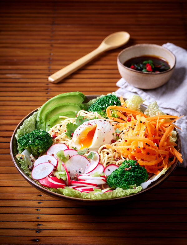 Oeuf-poché-salade-asiatique-bd