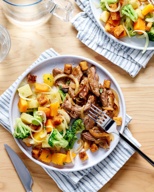 Trio-de-légumes-anciens-et-son-boeuf-émincé-Bio-Paysan-Breton-(1)