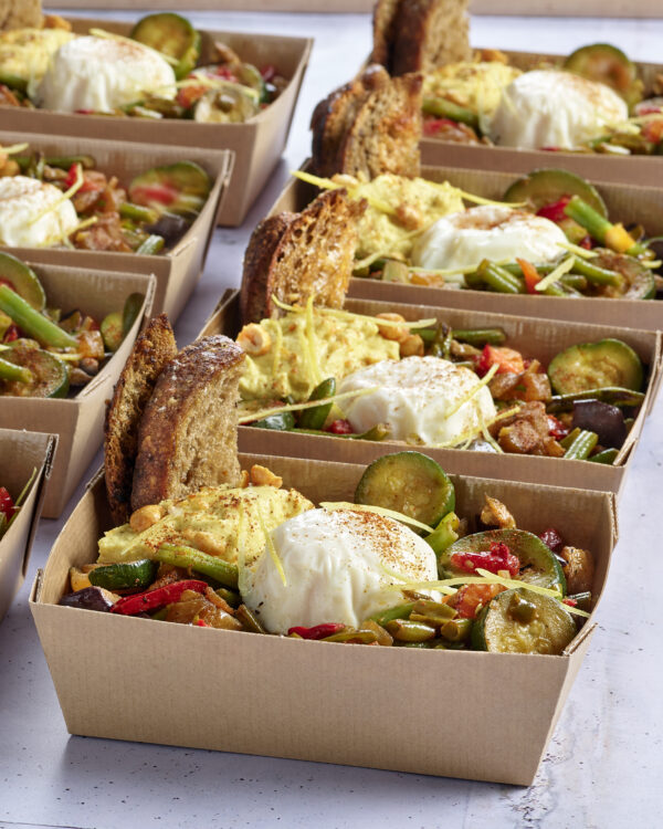 œuf-poché-XXL-cocotine-tartinable-de-pois-chiches-bq-daucy-poêlée-méridionale-2.5kg-paysan-breton-recette-oeuf-poché-xxl-légumes-rôtis-et-houmous-citronné (2)