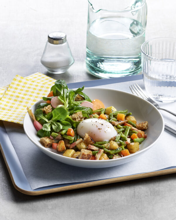 poêlée-lyonnaise-2.5kg-paysan-breton-oeuf-poché-cocotine-recette-poêlée-lyonnaise-façon-salade-tiède-aux-légumes-rustiques-et-oeuf-poché (2)